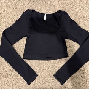 Aritzia ribbed scoop neck cropped long sleeve